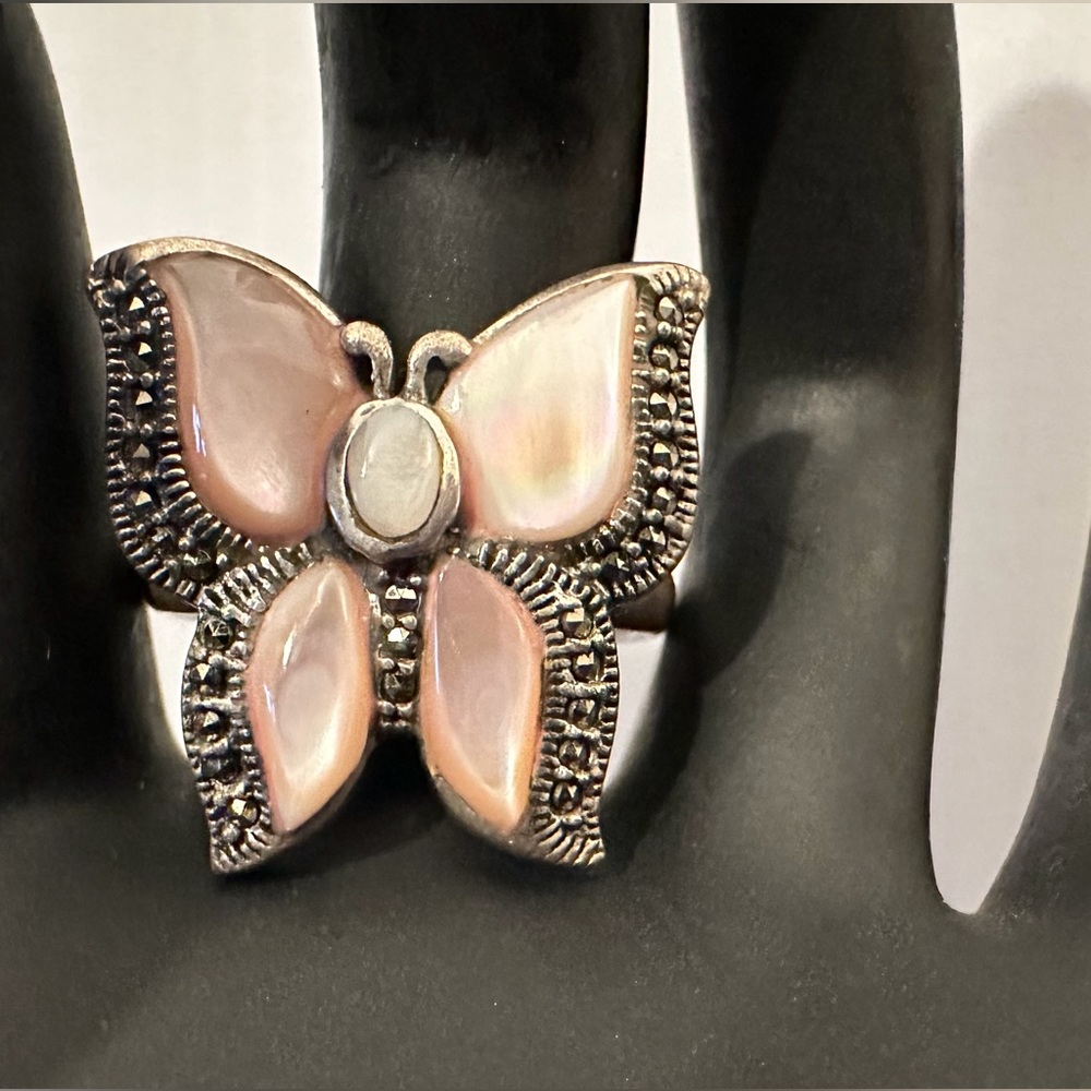 Pink Pearly Butterfly Ring